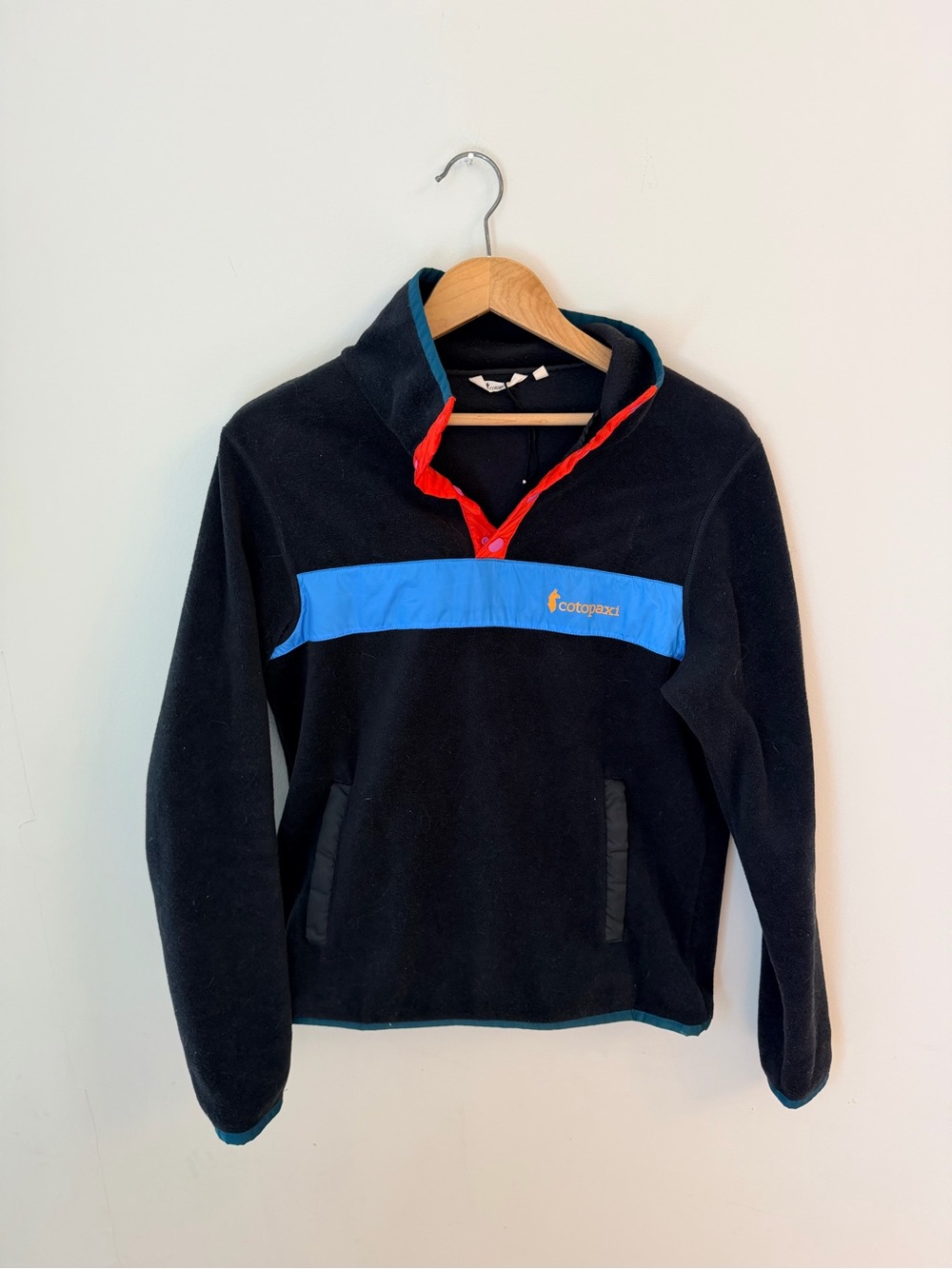 NEW Cotopaxi Black Fleece Pullover with Blue Accent